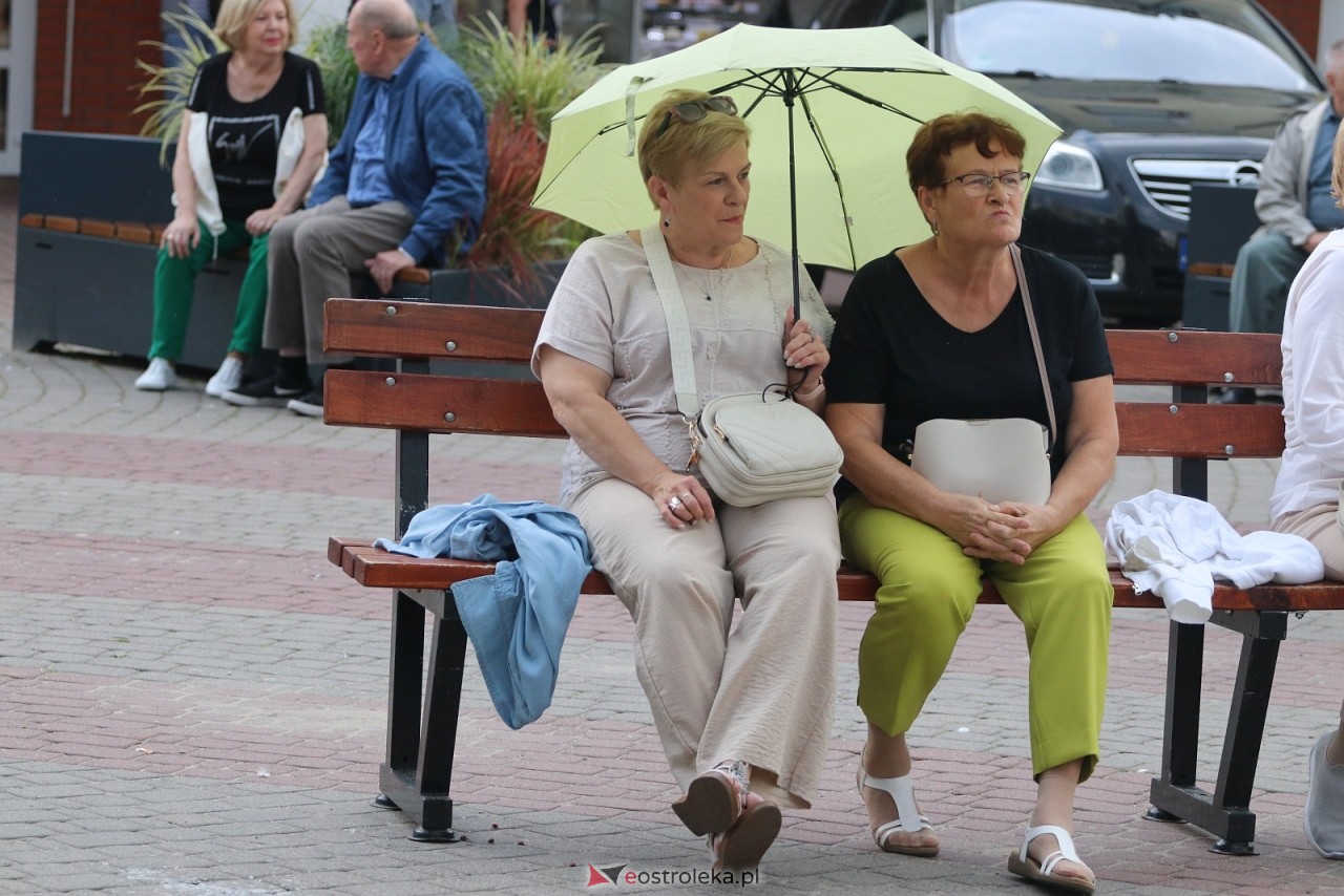 Potańcówka na Placu Wolności [8.08.2025] - zdjęcie #117 - eOstroleka.pl