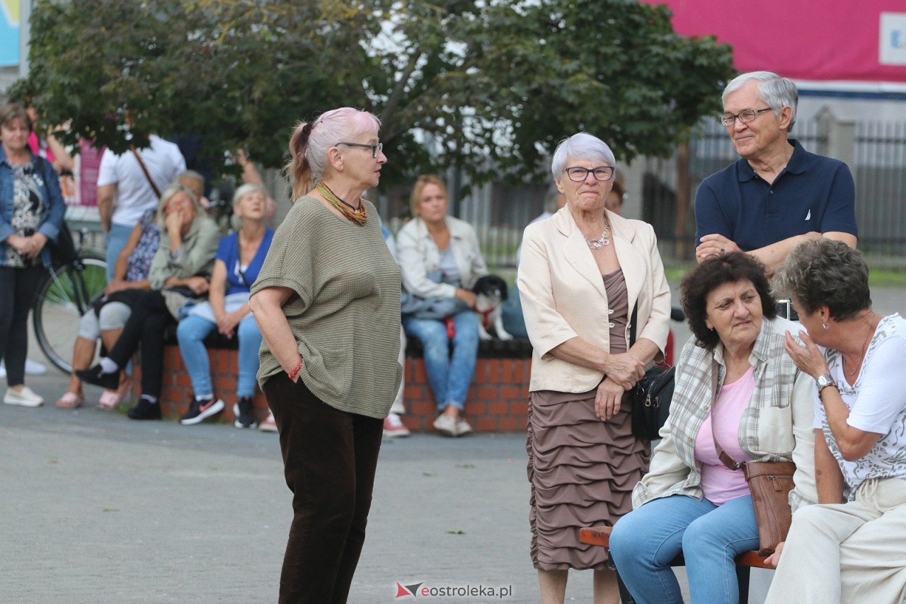 Potańcówka na Placu Wolności [8.08.2025] - zdjęcie #111 - eOstroleka.pl
