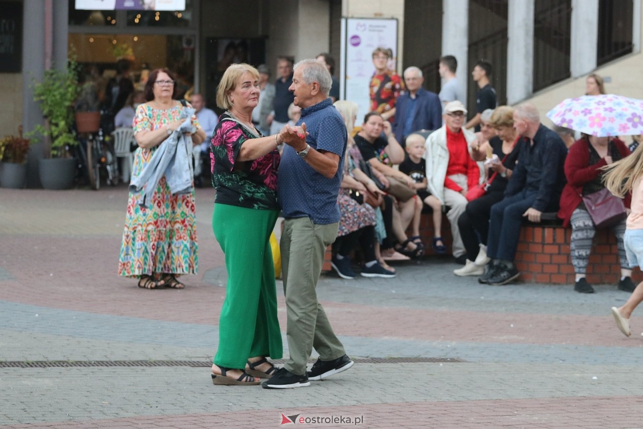 Potańcówka na Placu Wolności [8.08.2025] - zdjęcie #108 - eOstroleka.pl