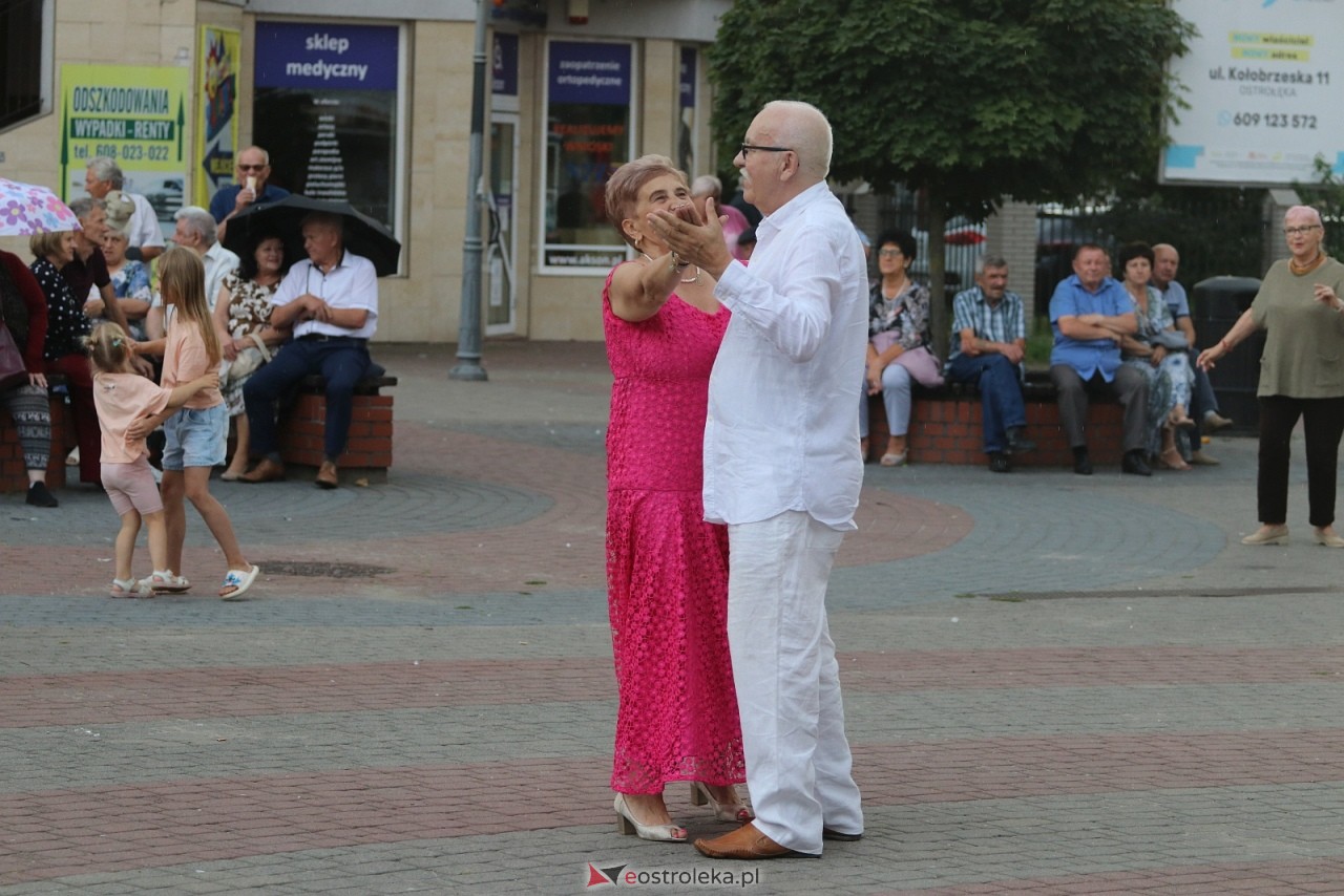 Potańcówka na Placu Wolności [8.08.2025] - zdjęcie #107 - eOstroleka.pl