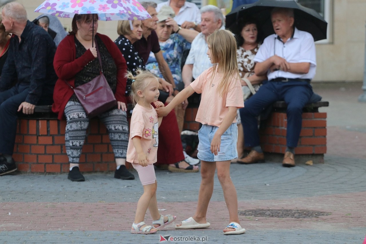 Potańcówka na Placu Wolności [8.08.2025] - zdjęcie #105 - eOstroleka.pl