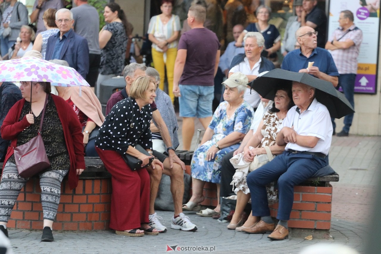 Potańcówka na Placu Wolności [8.08.2025] - zdjęcie #102 - eOstroleka.pl