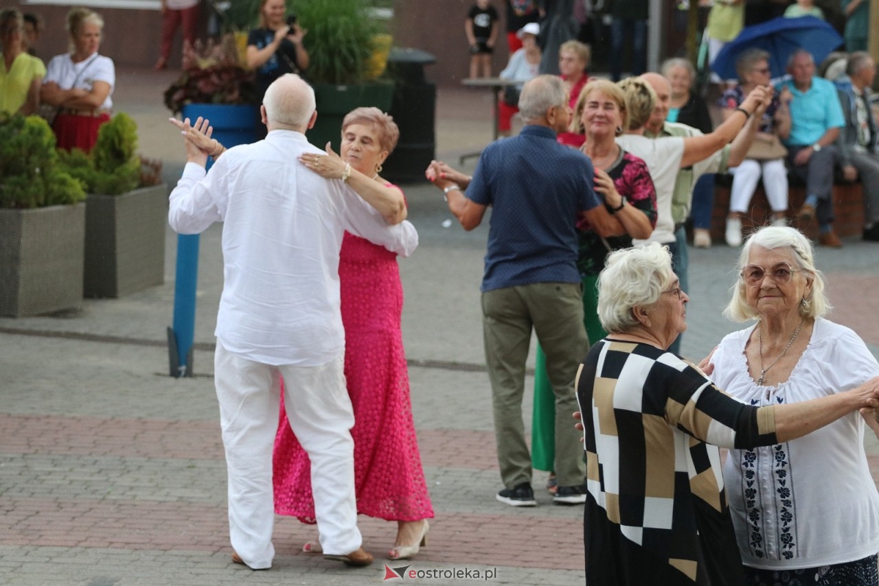 Potańcówka na Placu Wolności [8.08.2025] - zdjęcie #101 - eOstroleka.pl