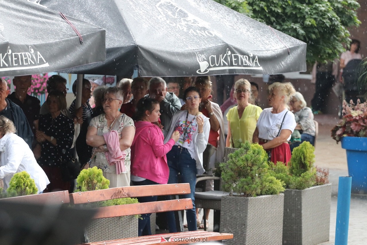 Potańcówka na Placu Wolności [8.08.2025] - zdjęcie #48 - eOstroleka.pl