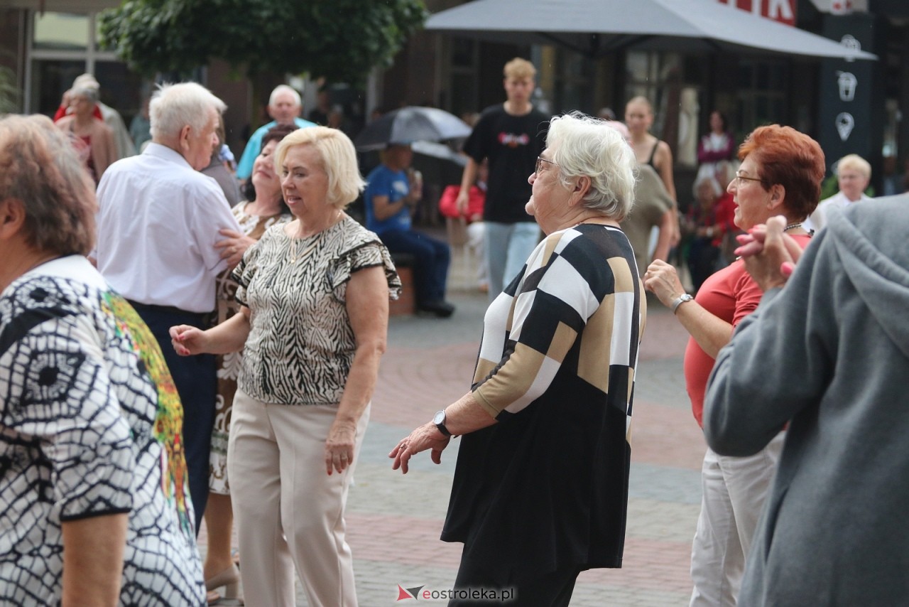 Potańcówka na Placu Wolności [8.08.2025] - zdjęcie #40 - eOstroleka.pl