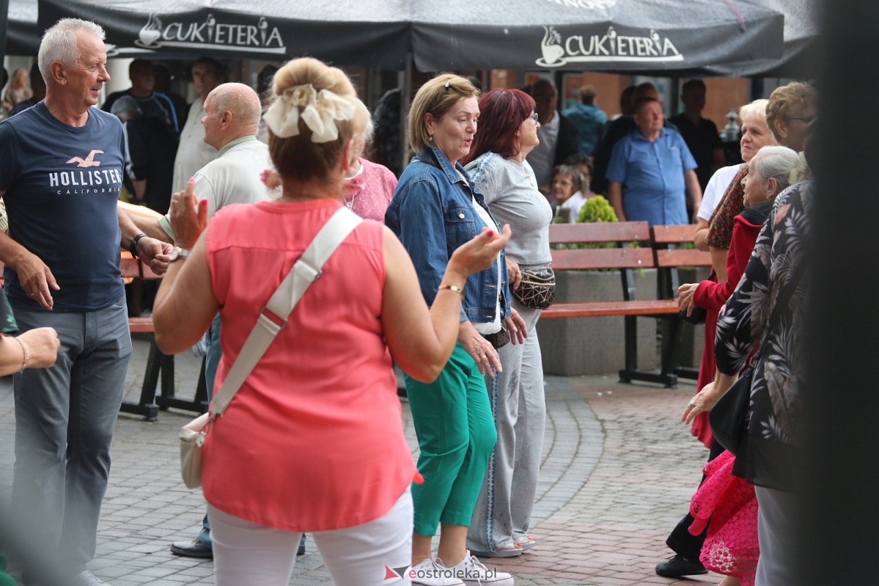 Potańcówka na Placu Wolności [8.08.2025] - zdjęcie #37 - eOstroleka.pl