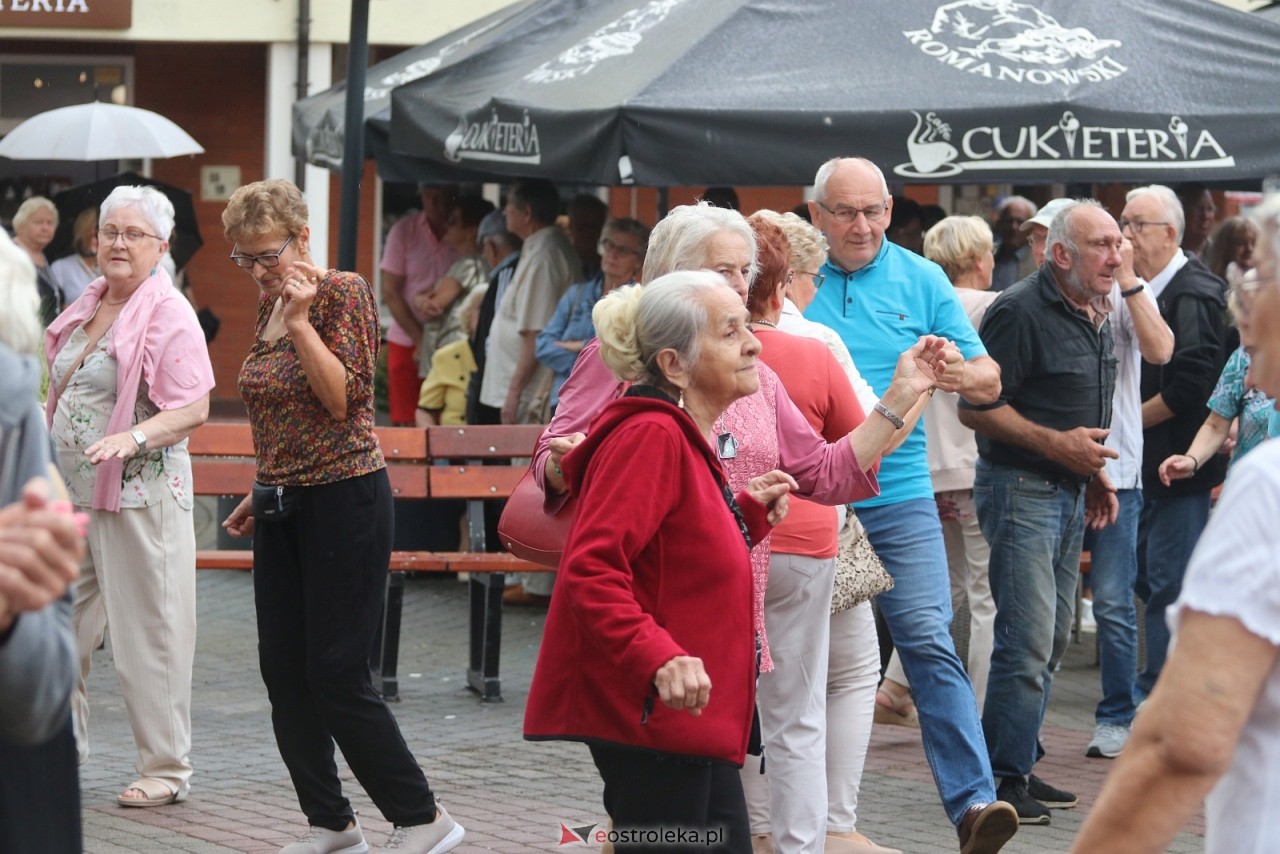 Potańcówka na Placu Wolności [8.08.2025] - zdjęcie #35 - eOstroleka.pl