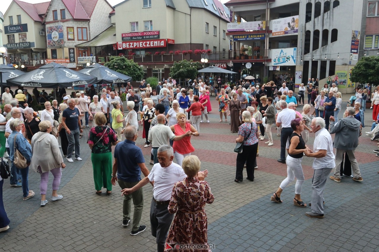 Potańcówka na Placu Wolności [8.08.2025] - zdjęcie #29 - eOstroleka.pl