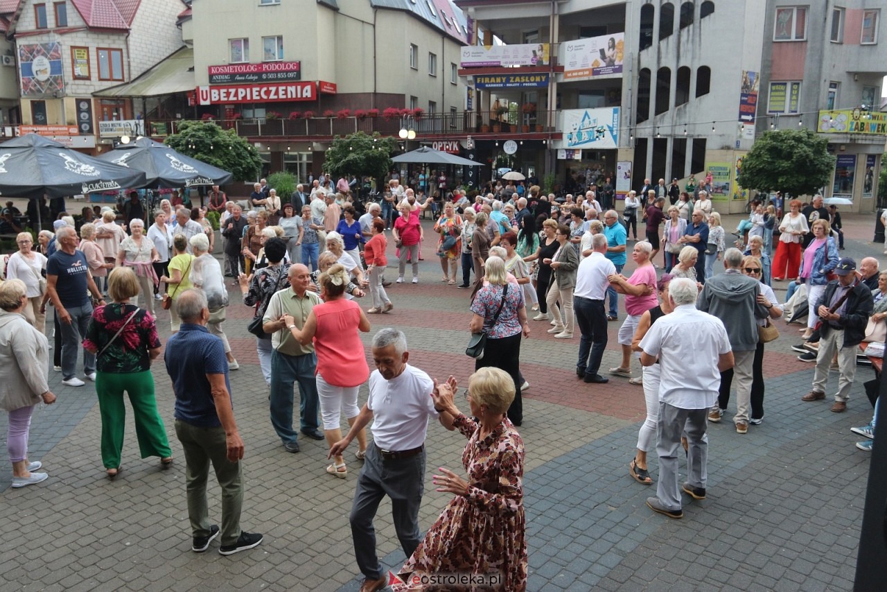 Potańcówka na Placu Wolności [8.08.2025] - zdjęcie #28 - eOstroleka.pl