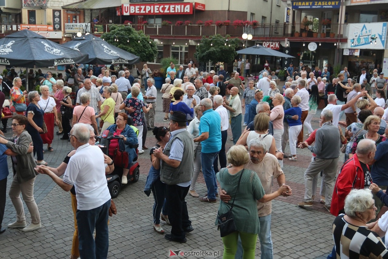 Potańcówka na Placu Wolności [8.08.2025] - zdjęcie #85 - eOstroleka.pl