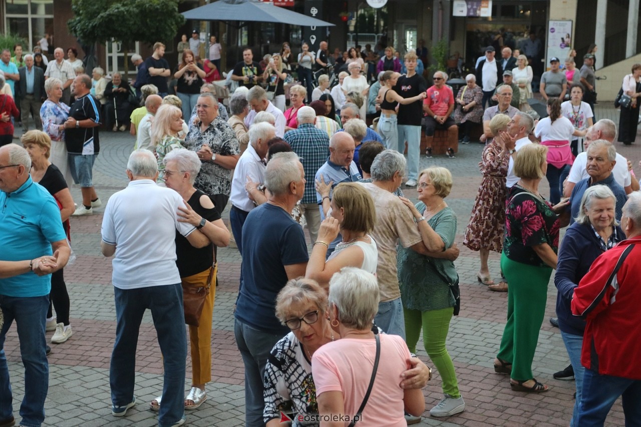 Potańcówka na Placu Wolności [8.08.2025] - zdjęcie #84 - eOstroleka.pl