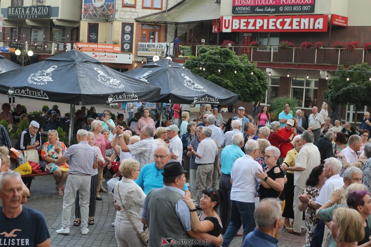 Potańcówka na Placu Wolności [8.08.2025] - zdjęcie #75 - eOstroleka.pl