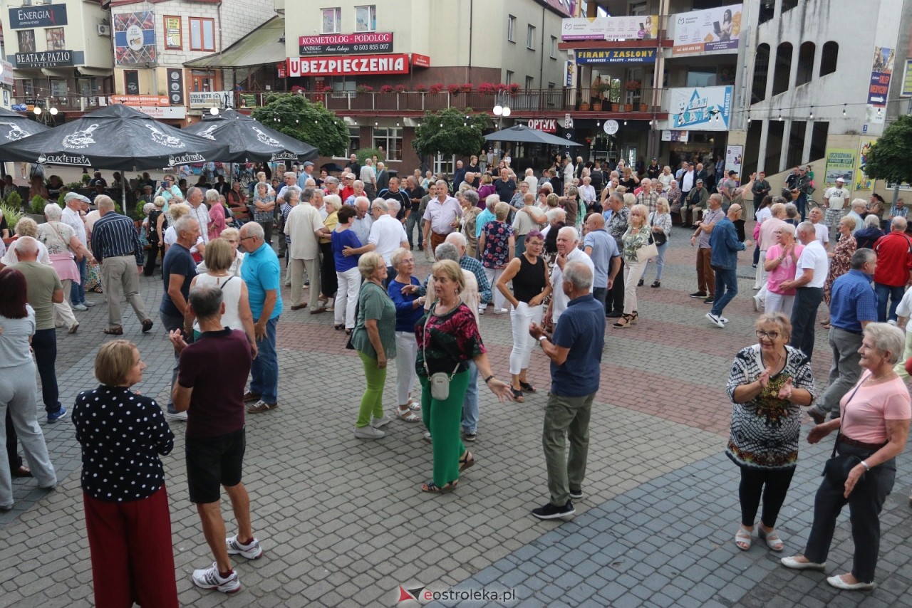 Potańcówka na Placu Wolności [8.08.2025] - zdjęcie #73 - eOstroleka.pl