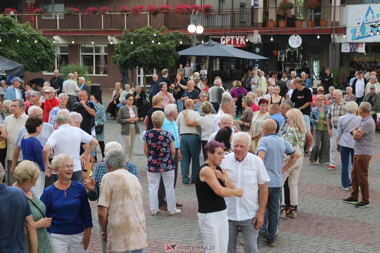 Potańcówka na Placu Wolności [8.08.2025] - zdjęcie #72 - eOstroleka.pl