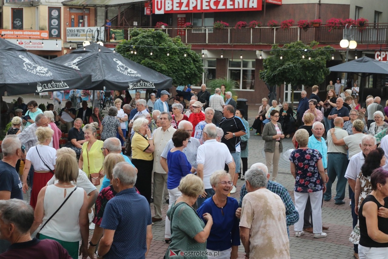 Potańcówka na Placu Wolności [8.08.2025] - zdjęcie #71 - eOstroleka.pl