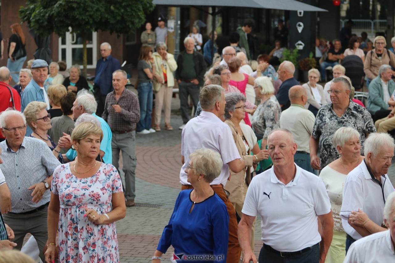 Potańcówka na Placu Wolności [8.08.2025] - zdjęcie #61 - eOstroleka.pl