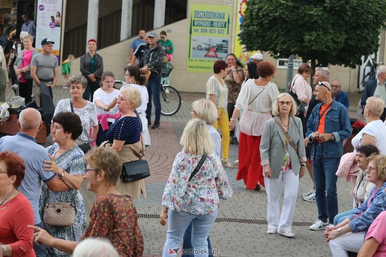 Potańcówka na Placu Wolności [8.08.2025] - zdjęcie #59 - eOstroleka.pl