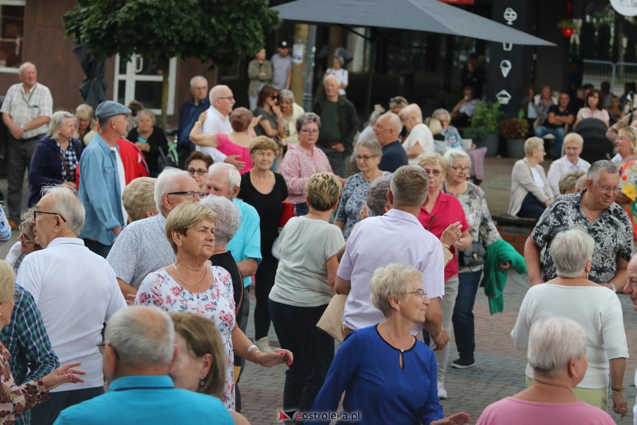 Potańcówka na Placu Wolności [8.08.2025] - zdjęcie #57 - eOstroleka.pl