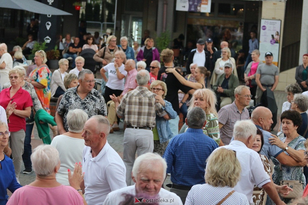 Potańcówka na Placu Wolności [8.08.2025] - zdjęcie #56 - eOstroleka.pl