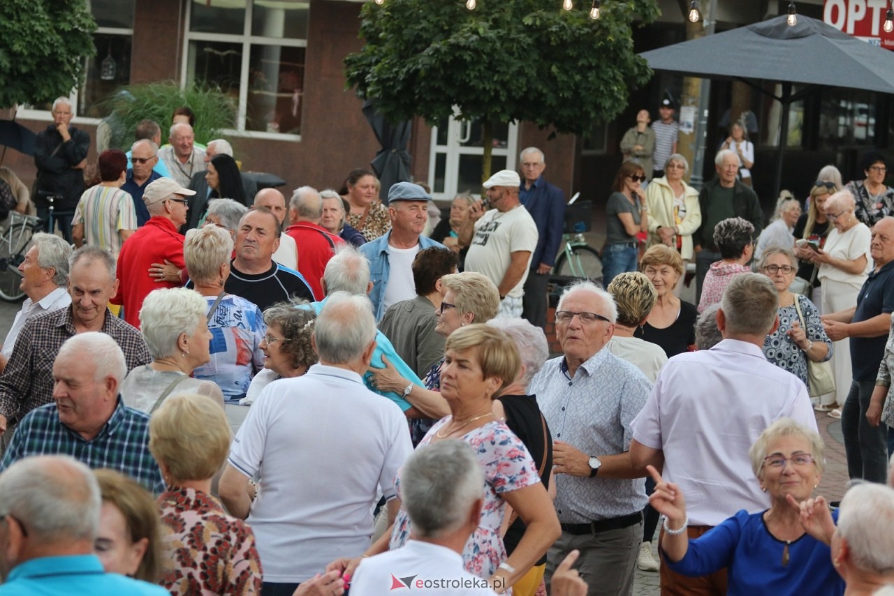 Potańcówka na Placu Wolności [8.08.2025] - zdjęcie #54 - eOstroleka.pl