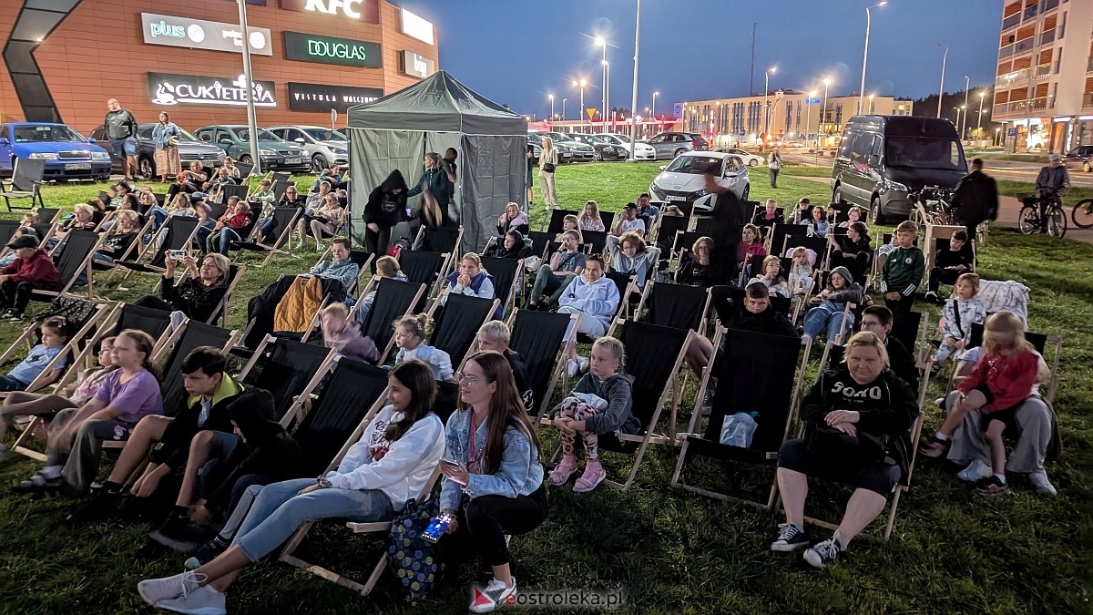 Letnie Kino Plenerowe [08.08.2025] - zdjęcie #18 - eOstroleka.pl