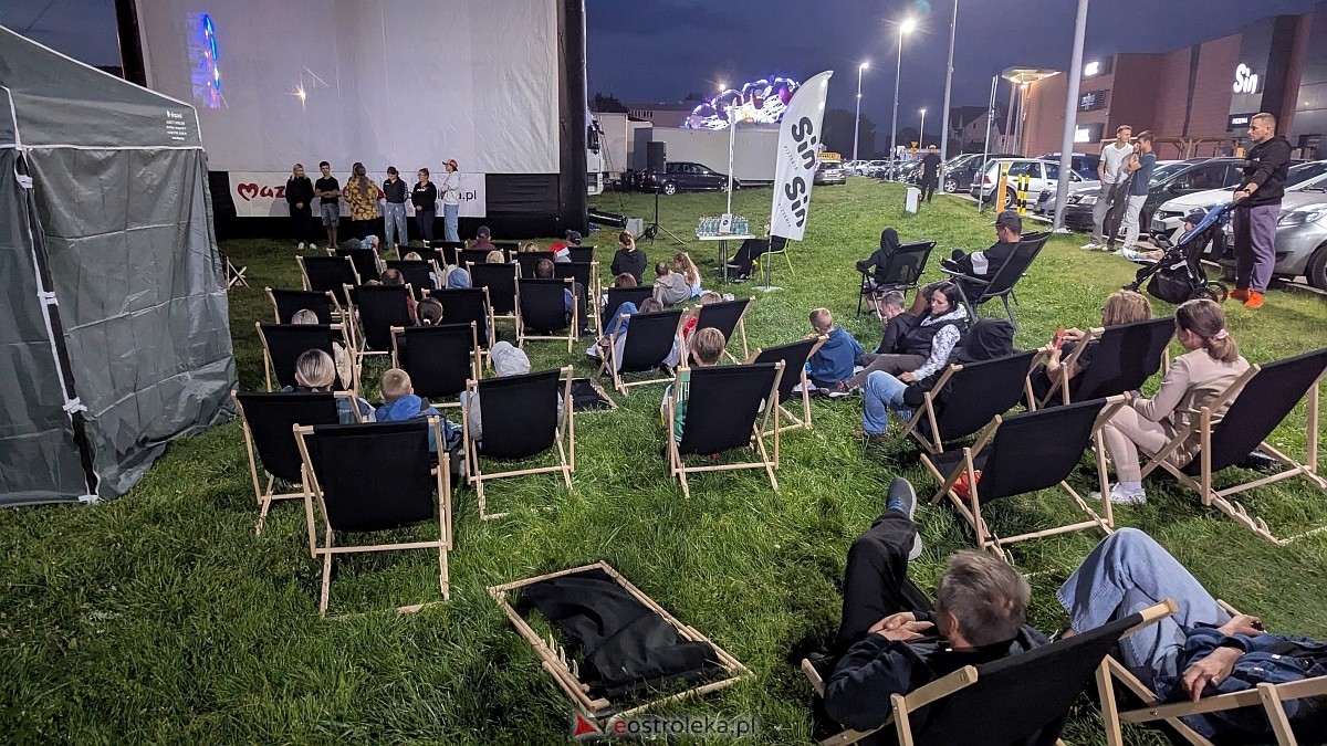 Letnie Kino Plenerowe [08.08.2025] - zdjęcie #14 - eOstroleka.pl