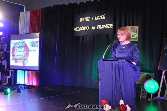 Uroczysta gala z okazji Dnia Edukacji Narodowej w SP 6 (13.X.2011) - zdjęcie #25 - eOstroleka.pl