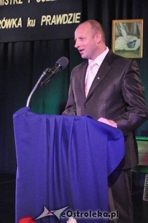 Uroczysta gala z okazji Dnia Edukacji Narodowej w SP 6 (13.X.2011) - zdjęcie #16 - eOstroleka.pl