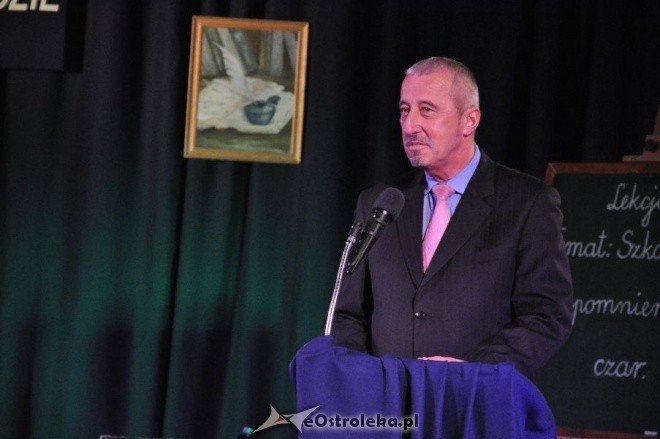Uroczysta gala z okazji Dnia Edukacji Narodowej w SP 6 (13.X.2011) - zdjęcie #9 - eOstroleka.pl
