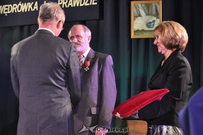 Uroczysta gala z okazji Dnia Edukacji Narodowej w SP 6 (13.X.2011) - zdjęcie #5 - eOstroleka.pl