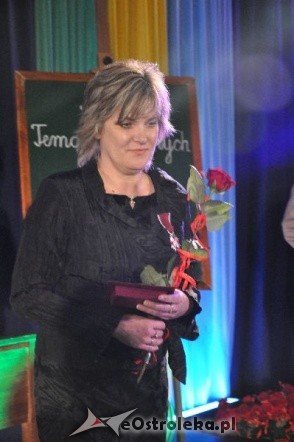 Uroczysta gala z okazji Dnia Edukacji Narodowej w SP 6 (13.X.2011) - zdjęcie #1 - eOstroleka.pl