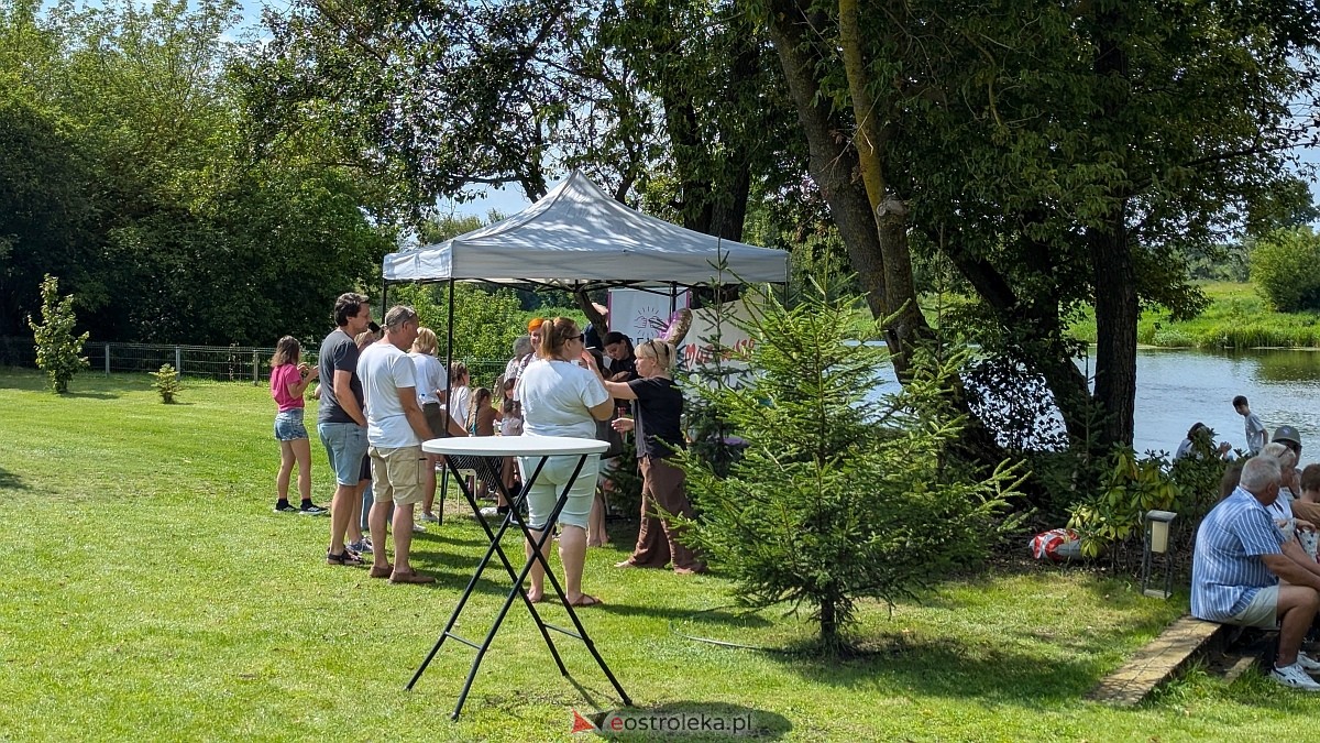 „Łączymy Pokolenia nad Narwią” – udana integracja sąsiedzka w Dzbeninie [09.08.2025] - zdjęcie #6 - eOstroleka.pl