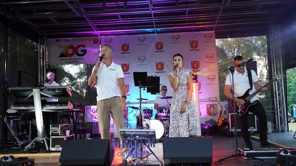 Biesiada Przytulska: Świnia vs Dzik: zabawa przy muzyce zespołu Medium [10.08.2025] - zdjęcie #72 - eOstroleka.pl