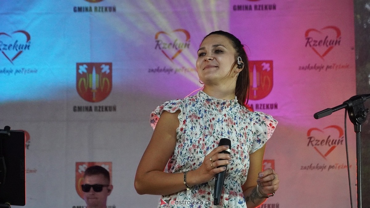 Biesiada Przytulska: Świnia vs Dzik: zabawa przy muzyce zespołu Medium [10.08.2025] - zdjęcie #70 - eOstroleka.pl
