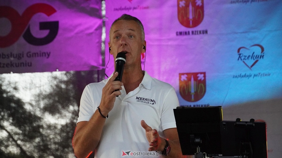 Biesiada Przytulska: Świnia vs Dzik: zabawa przy muzyce zespołu Medium [10.08.2025] - zdjęcie #67 - eOstroleka.pl