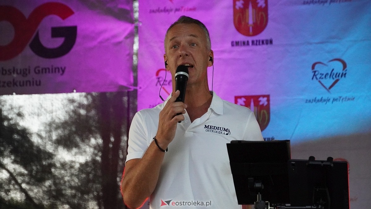 Biesiada Przytulska: Świnia vs Dzik: zabawa przy muzyce zespołu Medium [10.08.2025] - zdjęcie #66 - eOstroleka.pl