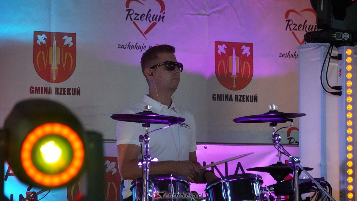Biesiada Przytulska: Świnia vs Dzik: zabawa przy muzyce zespołu Medium [10.08.2025] - zdjęcie #62 - eOstroleka.pl