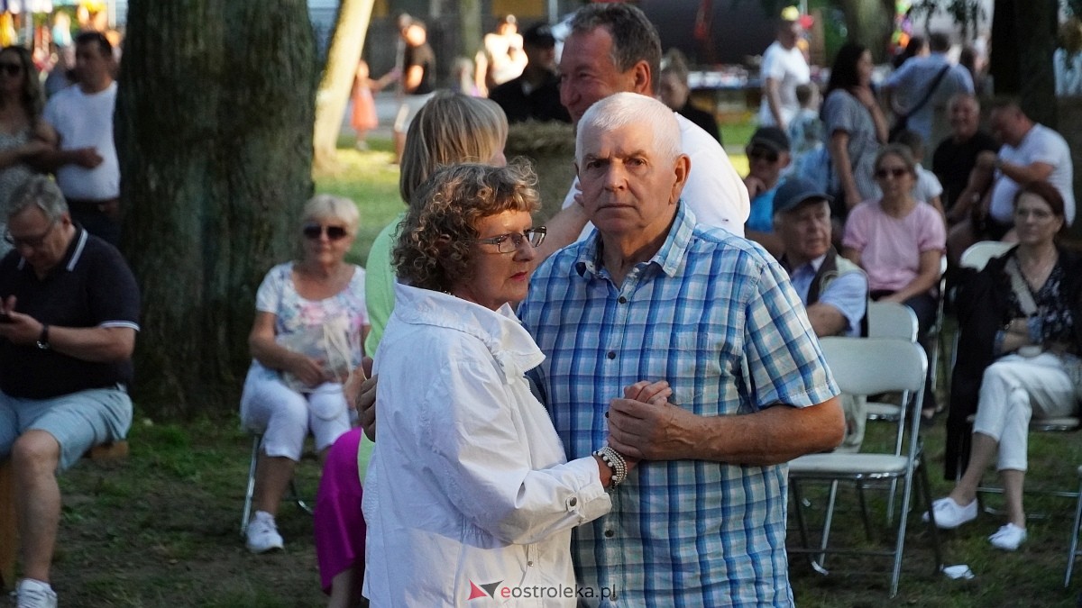 Biesiada Przytulska: Świnia vs Dzik: zabawa przy muzyce zespołu Medium [10.08.2025] - zdjęcie #55 - eOstroleka.pl