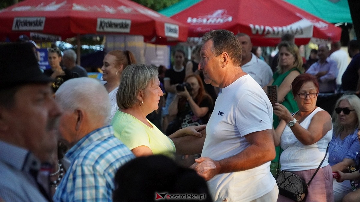 Biesiada Przytulska: Świnia vs Dzik: zabawa przy muzyce zespołu Medium [10.08.2025] - zdjęcie #46 - eOstroleka.pl