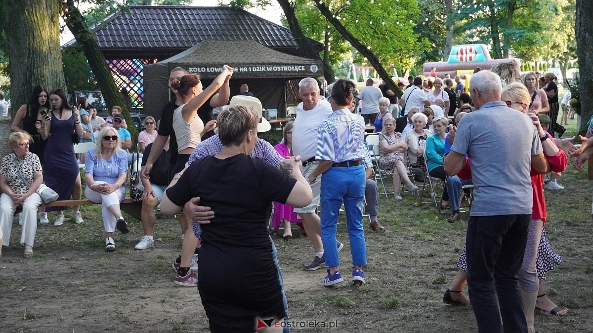 Biesiada Przytulska: Świnia vs Dzik: zabawa przy muzyce zespołu Medium [10.08.2025] - zdjęcie #26 - eOstroleka.pl