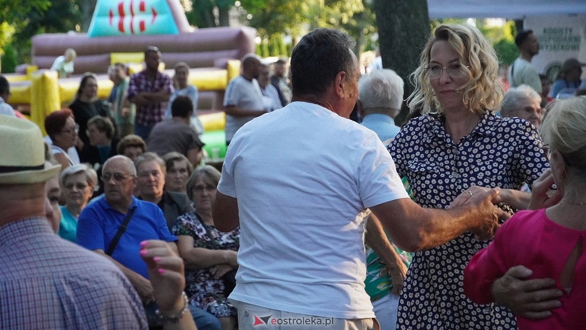 Biesiada Przytulska: Świnia vs Dzik: zabawa przy muzyce zespołu Medium [10.08.2025] - zdjęcie #22 - eOstroleka.pl
