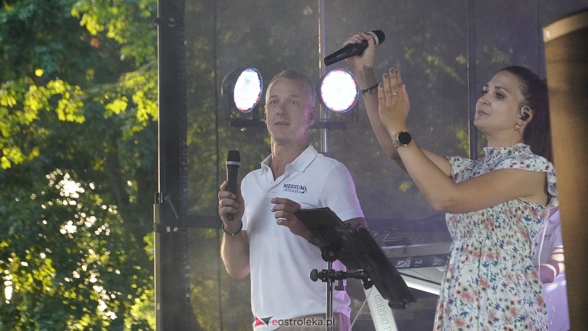 Biesiada Przytulska: Świnia vs Dzik: zabawa przy muzyce zespołu Medium [10.08.2025] - zdjęcie #7 - eOstroleka.pl