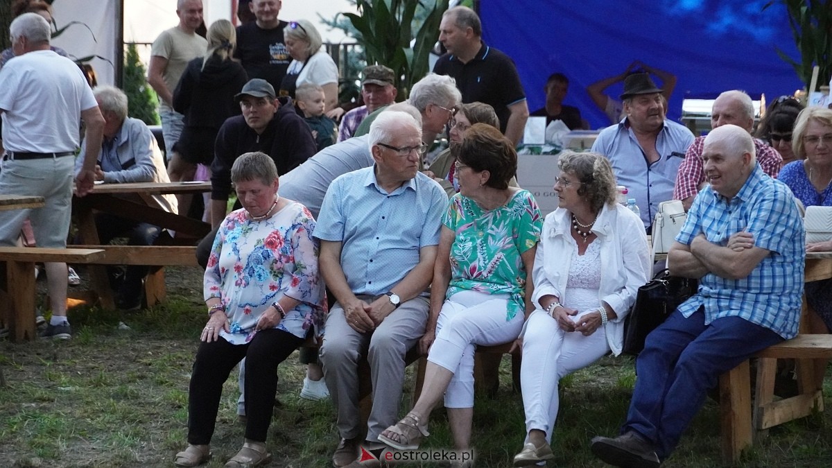 Biesiada Przytulska: Świnia vs Dzik: zabawa przy muzyce zespołu Medium [10.08.2025] - zdjęcie #6 - eOstroleka.pl