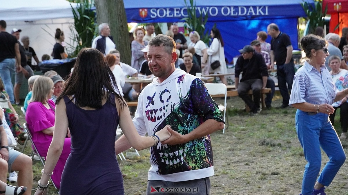 Biesiada Przytulska: Świnia vs Dzik: zabawa przy muzyce zespołu Medium [10.08.2025] - zdjęcie #4 - eOstroleka.pl