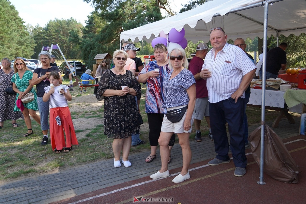 Swojskie granie z Łazowiankami - otwarcie Wiejskiego Pawilonu w Łazach [16.08.2025] - zdjęcie #51 - eOstroleka.pl