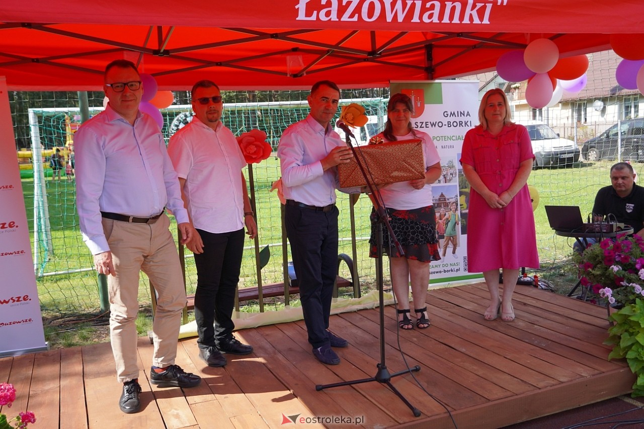 Swojskie granie z Łazowiankami - otwarcie Wiejskiego Pawilonu w Łazach [16.08.2025] - zdjęcie #41 - eOstroleka.pl
