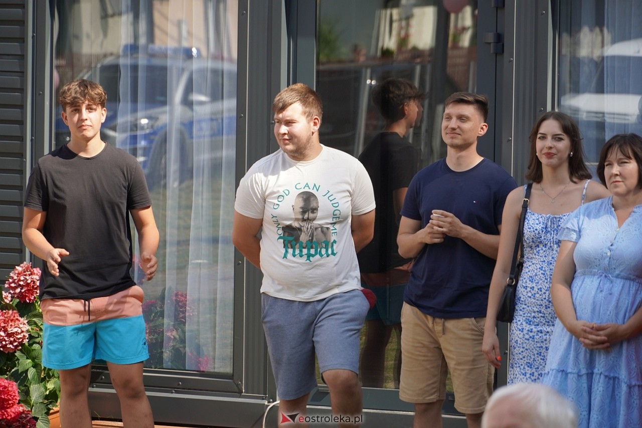 Swojskie granie z Łazowiankami - otwarcie Wiejskiego Pawilonu w Łazach [16.08.2025] - zdjęcie #37 - eOstroleka.pl