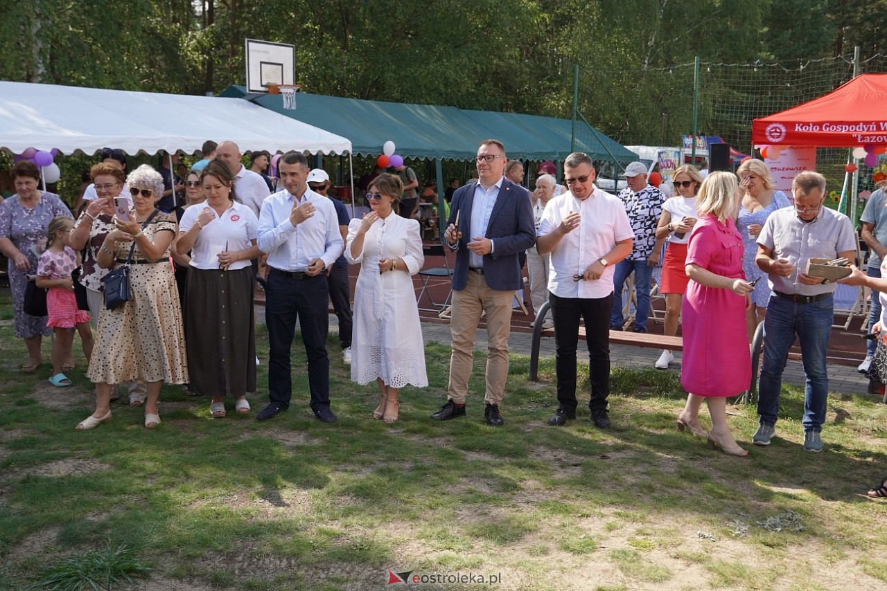 Swojskie granie z Łazowiankami - otwarcie Wiejskiego Pawilonu w Łazach [16.08.2025] - zdjęcie #30 - eOstroleka.pl