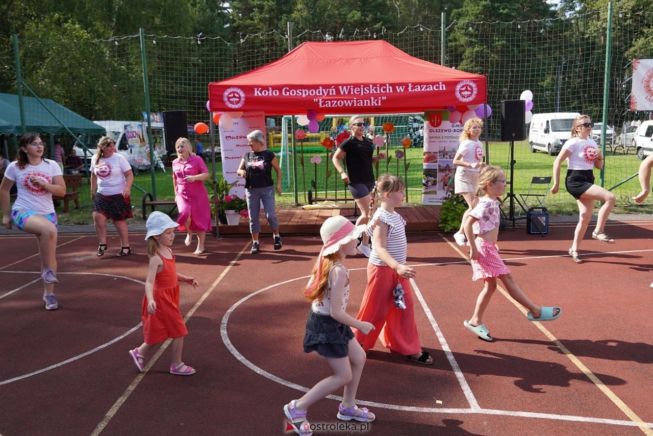 Swojskie granie z Łazowiankami - otwarcie Wiejskiego Pawilonu w Łazach [16.08.2025] - zdjęcie #8 - eOstroleka.pl