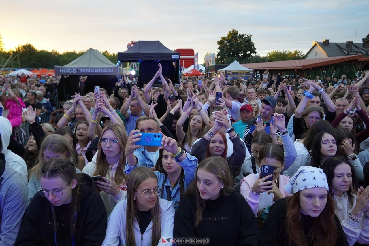 Jarmarki Czerwińskie: Czadoman, Oskar Cyms [17.08.2025] - zdjęcie #121 - eOstroleka.pl
